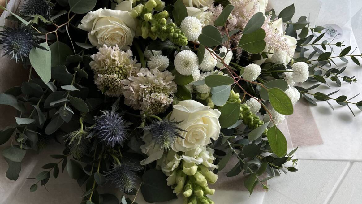 Bouquet of rare elegance radiating beauty and sophistication, perfect for any special occasion to create a long lasting impression.