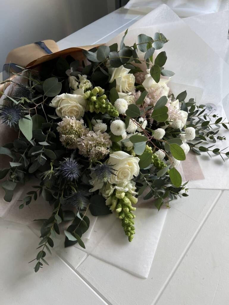 Bouquet of rare elegance radiating beauty and sophistication, perfect for any special occasion to create a long lasting impression.